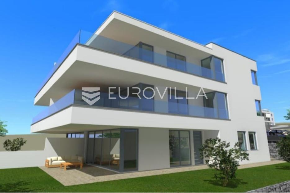 Otok Krk, Krk, prekrasan trosoban stan s pogledom na more NKP 77 m2 i vrtom - cover