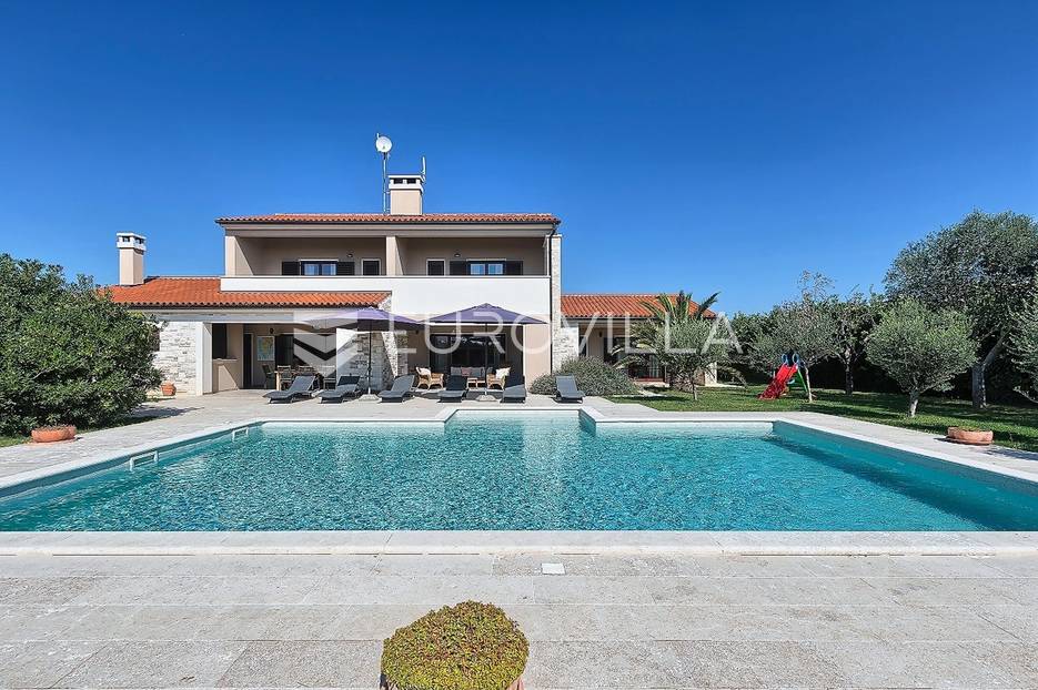 Istra,  Savičenta, Juršići, moderna vila 400 m2 na velikoj okućnici 1986m2 - cover