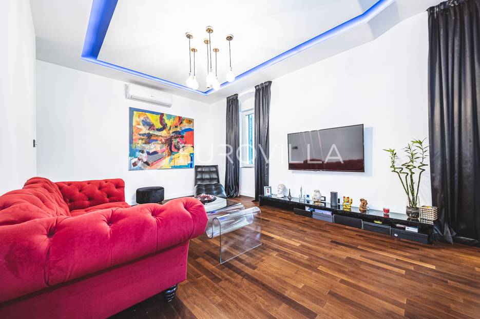 Rijeka, Stari Grad, potpuno adaptiran trosoban stan NKP 78 m2 - cover