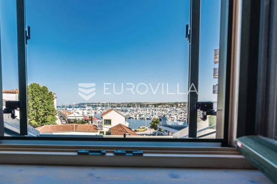 Biograd na Moru, Trosoban stan 90,54m2 u centru grada, 50m od mora - cover