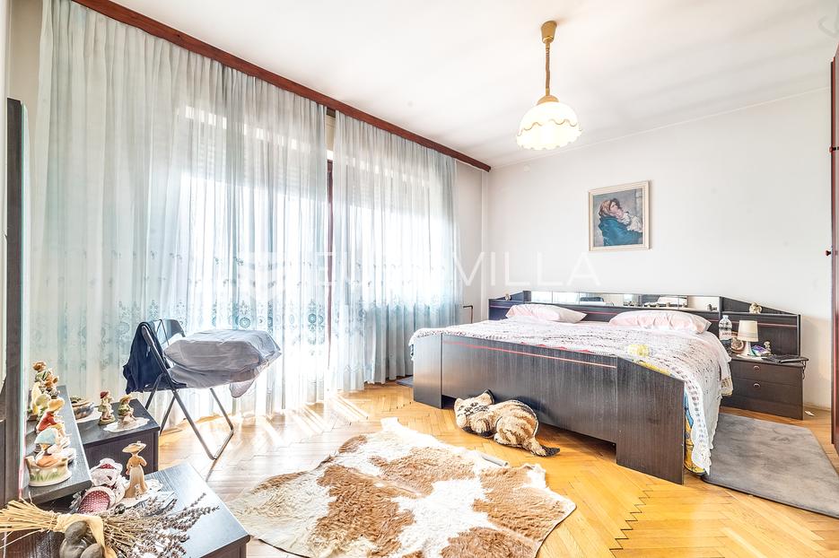 Zaprešić, Sljemenska ulica, samostojeća obiteljska kuća 290 m2 na zemljištu 686 m2 - cover