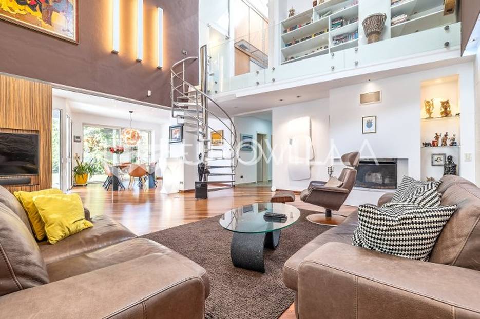 Zagreb, Gajnice moderna kuća 340m2, s bazenom na zemljištu 2300m2 - cover