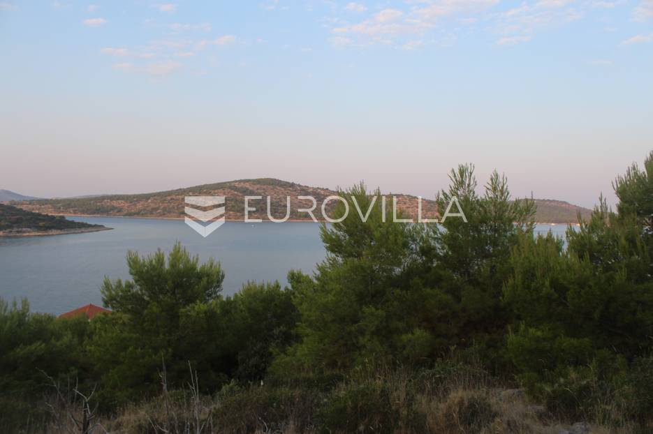 Kaprije, građevinsko zemljište s prekrasnim pogledom na Kornate - cover