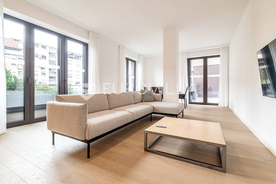 Park Kneževa VMD prekrasan četverosoban stan + 2PGM - cover