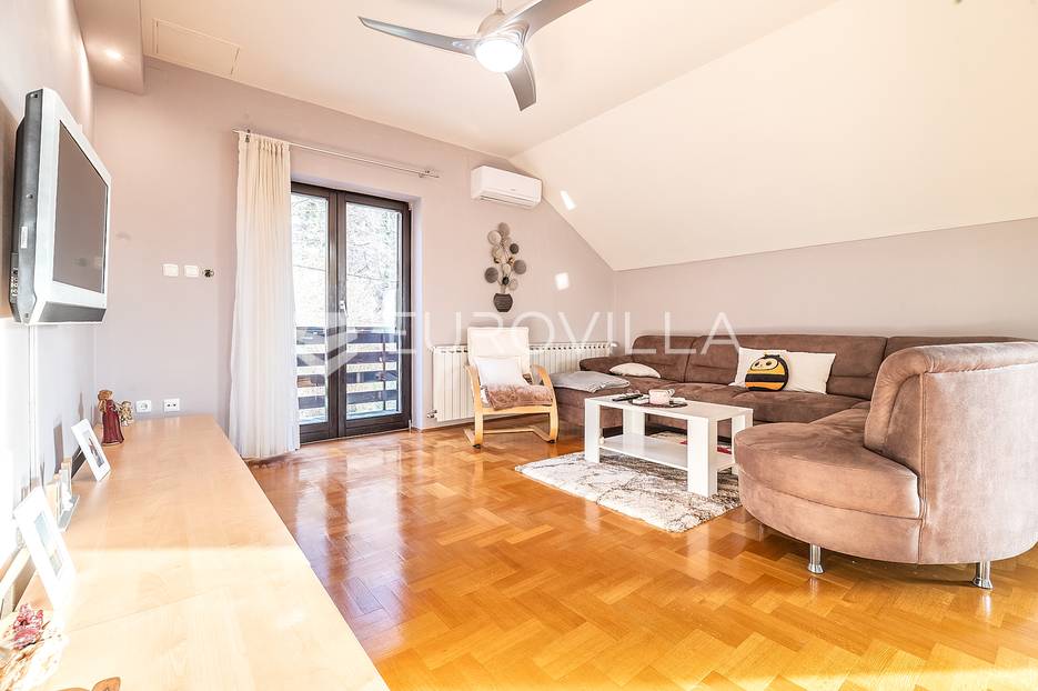 Zagreb, Vrapče, obiteljska kuća sa 3 stana na Kožinčevom bregu, 358 m2, na zemljištu površine 650 m2 - cover