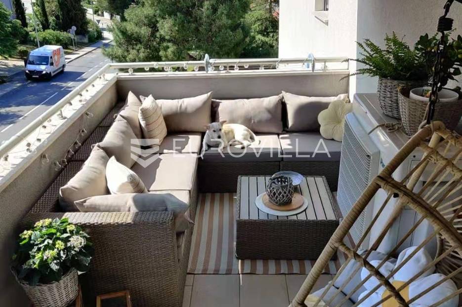 Pula, trosoban stan s garažom i liftom NKP 122,27m2 - cover