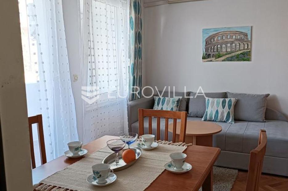 Istra, Pula, jednosoban stan s pogledom na more - cover