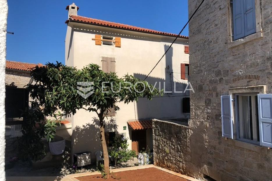 Istra, Bale, kamena kuća u gradu, 100m2 - cover