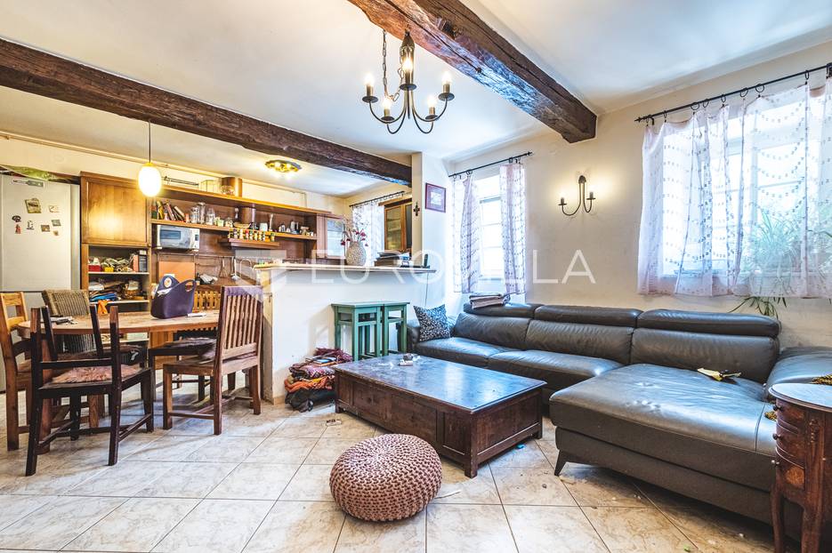 Samobor, prostrana obiteljska kuća 180,7 m2 s dvorištem - cover