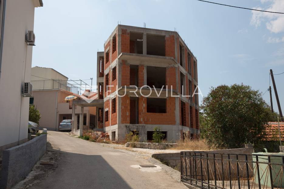 Čiovo, stambena zgrada, investicija - cover