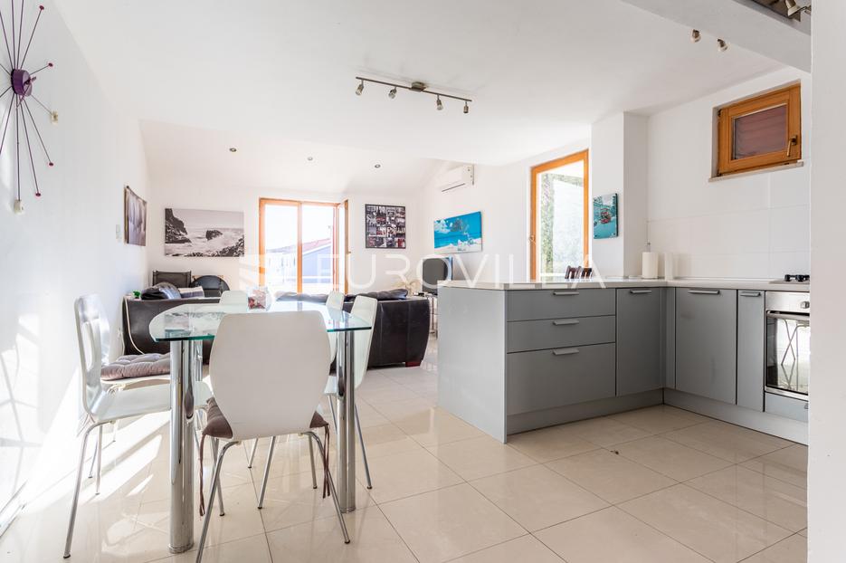 Okrug Gornji, dvojna kuća s pogledom na more - cover