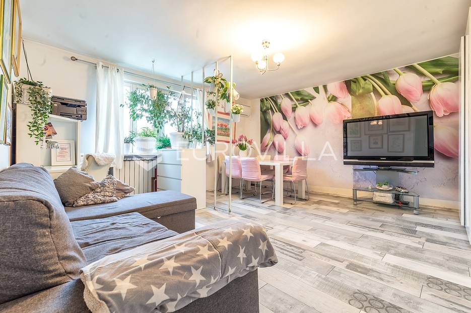 Zagreb, Stenjevec, dvoetažni stan u obiteljskoj kući 149 m2 - cover