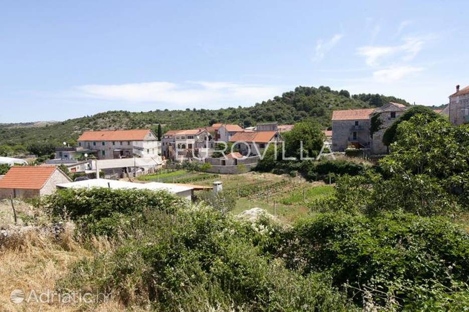 Brač, Dračevica građevinsko zemljište - cover