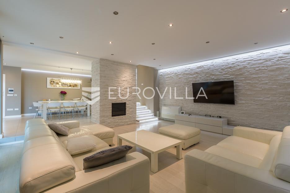 Istra, Poreč, dugoročni najam predivne vile s bazenom i pogledom na more - cover