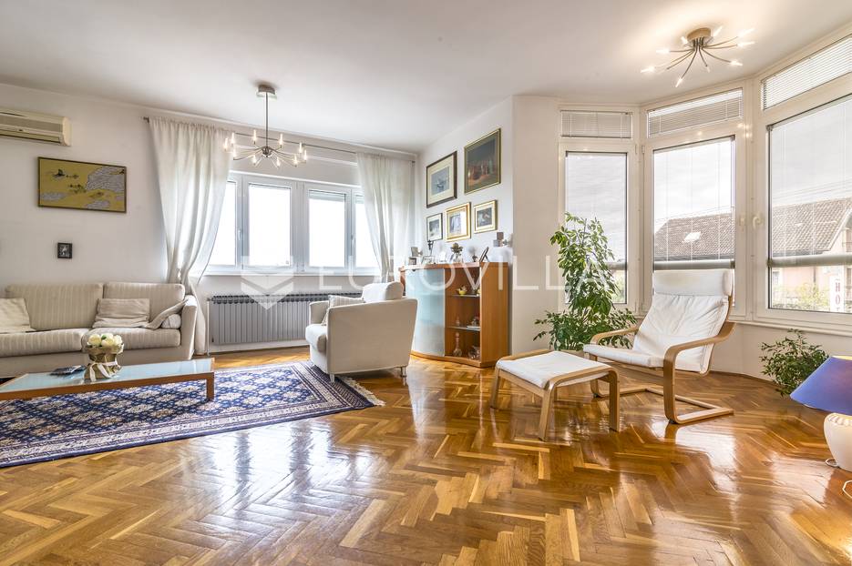 Maksimir Bukovačka cesta odličan četverosoban stan prvi kat plus garaža NKP 135 m2 - cover