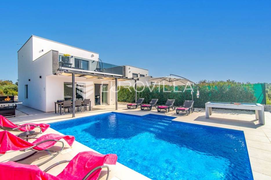 Istra, Svetvinčenat, luksuzna kuća sa čarobnom okućnicom i bazenom - cover