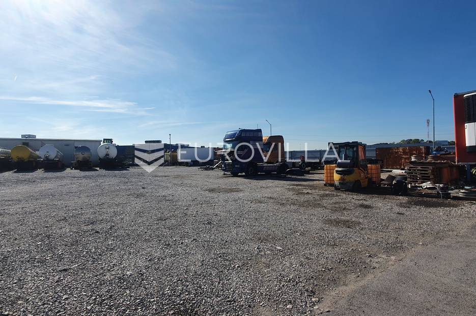 Sesvete, građevinsko zemljište gospodarska namjena 9.452 m2 - cover