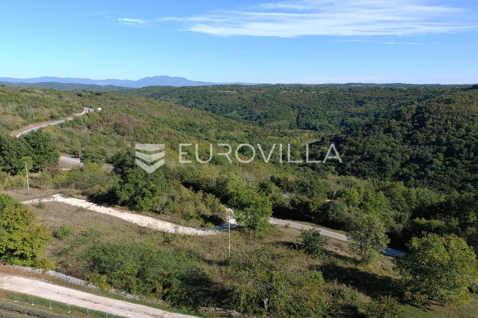 Tinjan,Istra, atraktivno građevinsko zemljište - cover