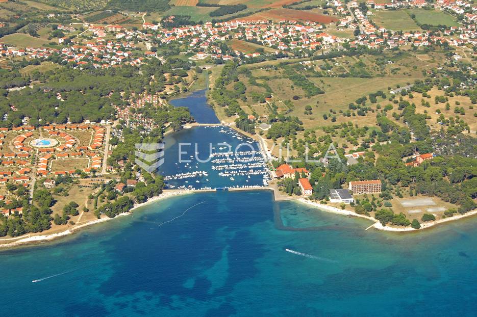 Valbandon, dvosoban stan s terasom, parking mjesto, 67,95 m2 - cover