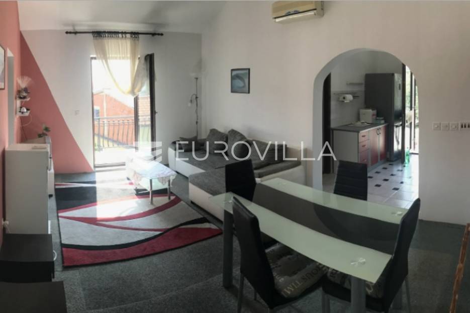 Senj, kuća u centru  grada 235 m2 s velikim vrtom i okućnicom - cover