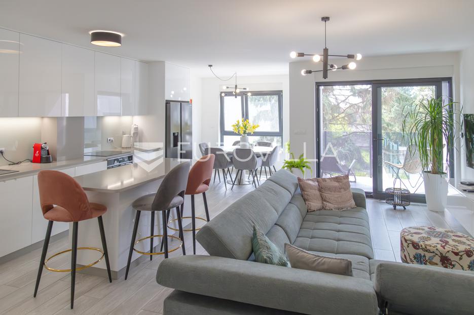 Osijek, Centar, atraktivno i potpuno novoopremljen stan, 107 m2 - cover