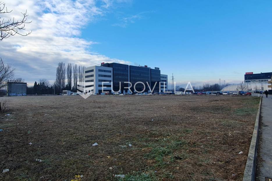 Avenija Većeslava Holjevca, građevinsko zemljište 10.000m2 - cover