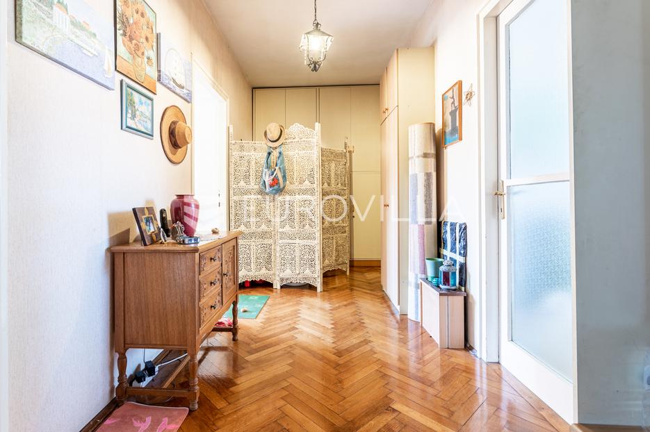 Zadar, Poluotok, Dvosoban stan na atraktivnoj lokaciji - cover