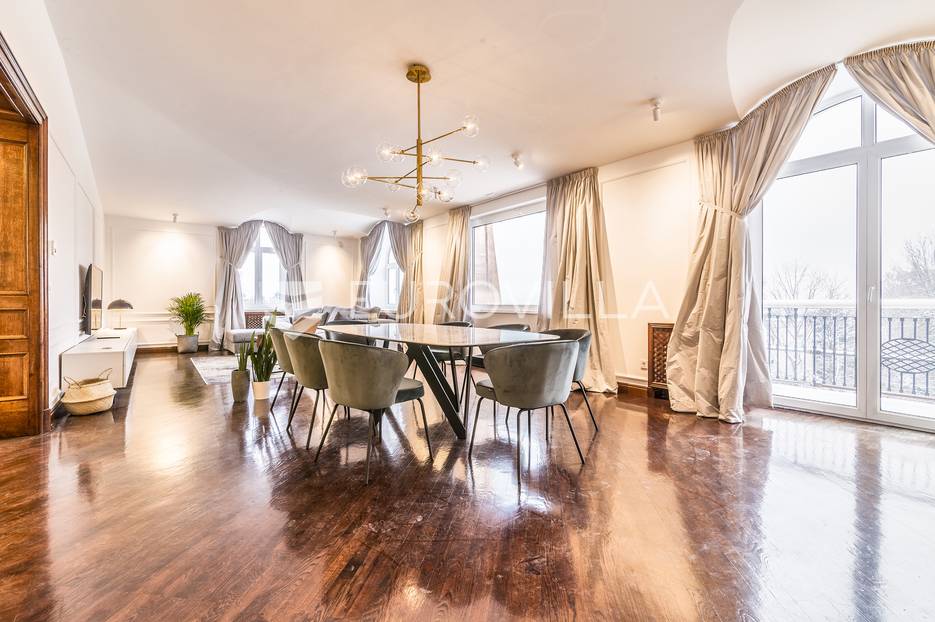 Tuškanac prekrasan četverosoban luksuzno uređen stan - cover