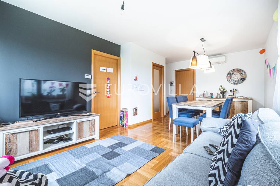 Zagreb, Špansko, trosoban stan NKP 73 m2 + garažno parkirno mjesto - cover