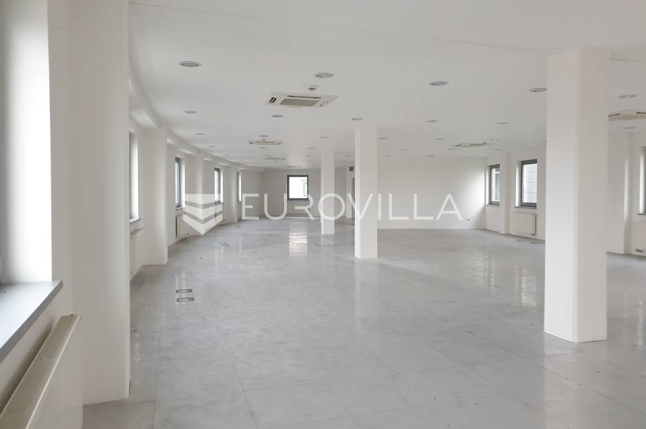 Poslovni prostor za zakup 500 m2 (Novi Zagreb - Buzin) - cover