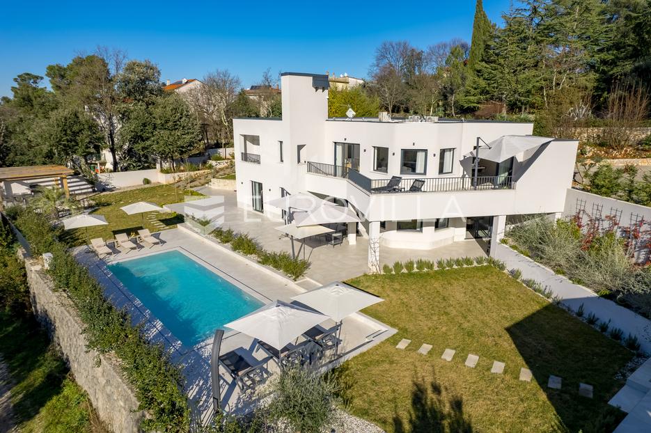 Otok Krk, Malinska, luksuzna vila s dva apartmana u prvom redu do mora - cover