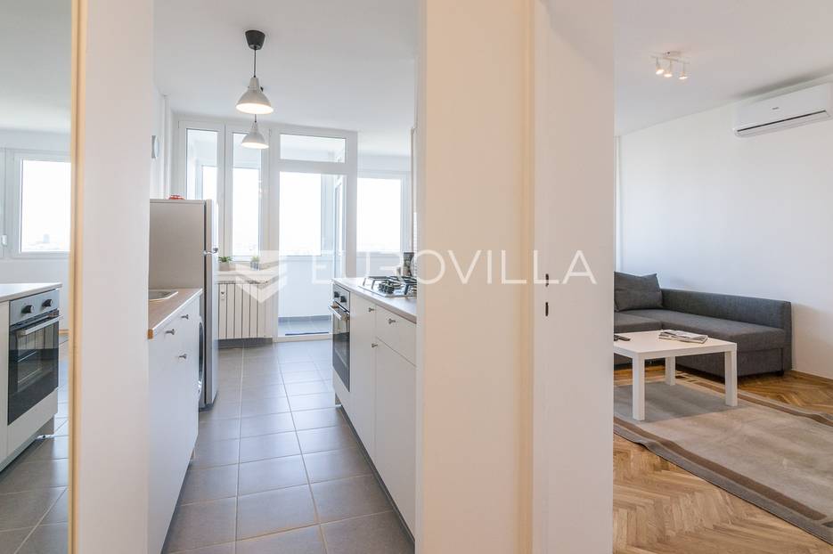 Siget prekrasan dvosoban stan 55 m2 - cover