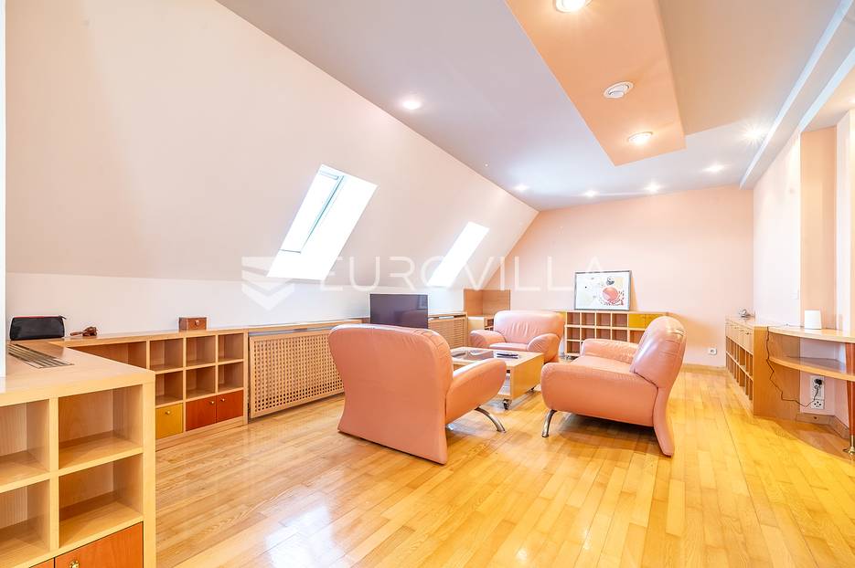 Zagreb, Pantovčak, prekrasan trosoban stan 131 m2, parking, terasa - cover