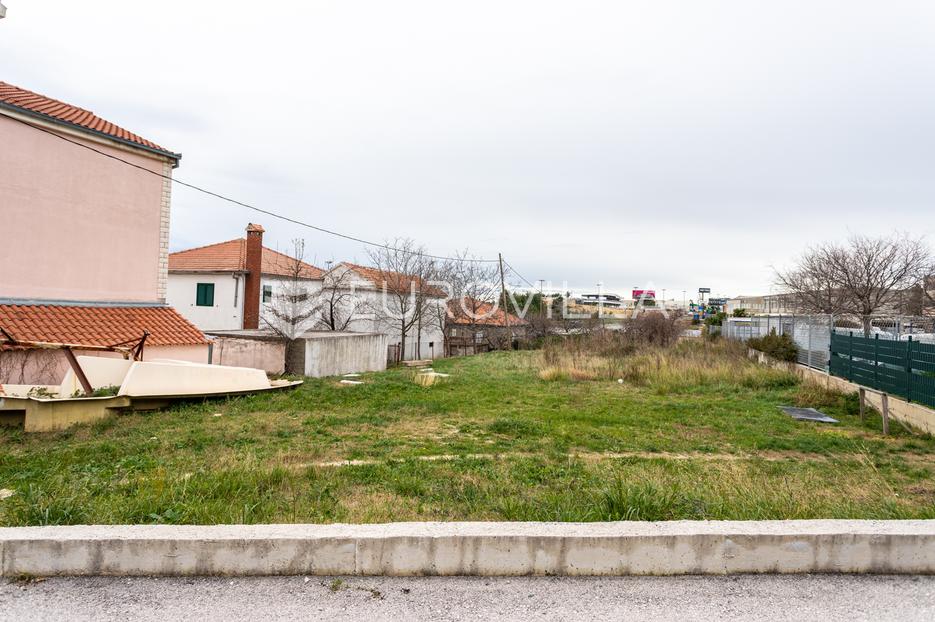 Solin, građevinsko zemljište, 1371 m2 - cover