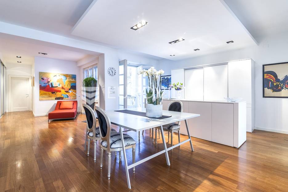 Centar, Mesnička, luksuzno uređen četverosoban stan na 1. katu, 145 m2 (lift) - cover