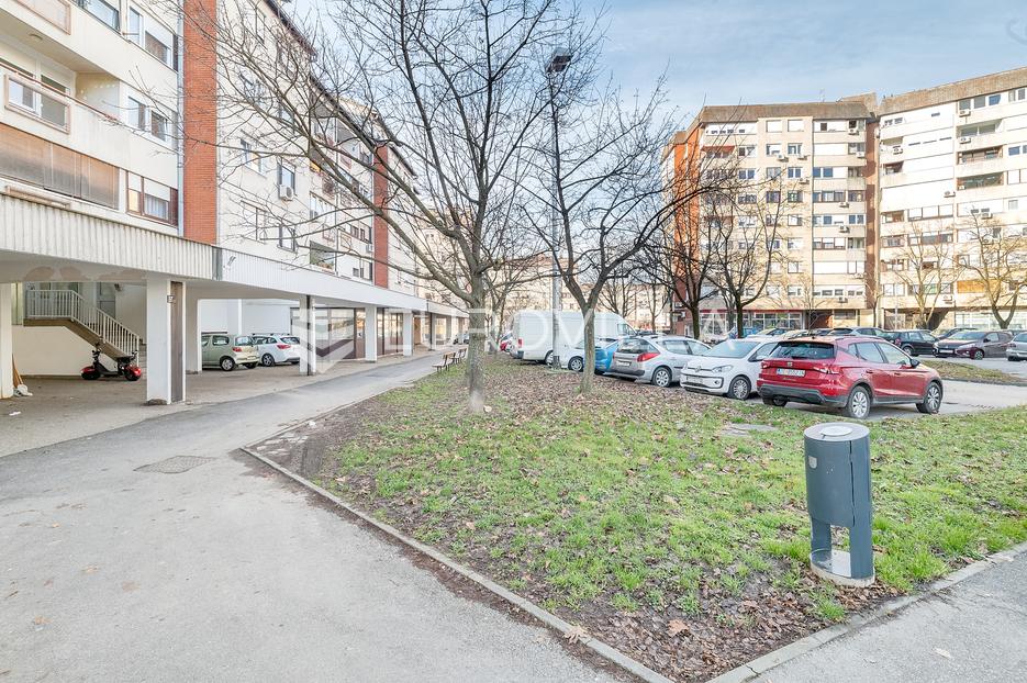 Zagreb, Vrbani, odličan poslovni prostor, lokal 123,58 m2 - cover