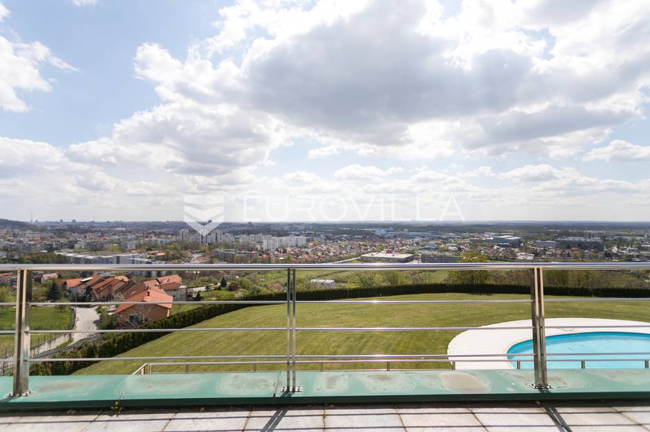 Gajnice - jedinstvena vila sa panoramskim pogledom na Zagreb - cover