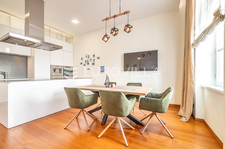 Zagreb, strogi centar grada, trosoban stan NKP 82 m2 - cover