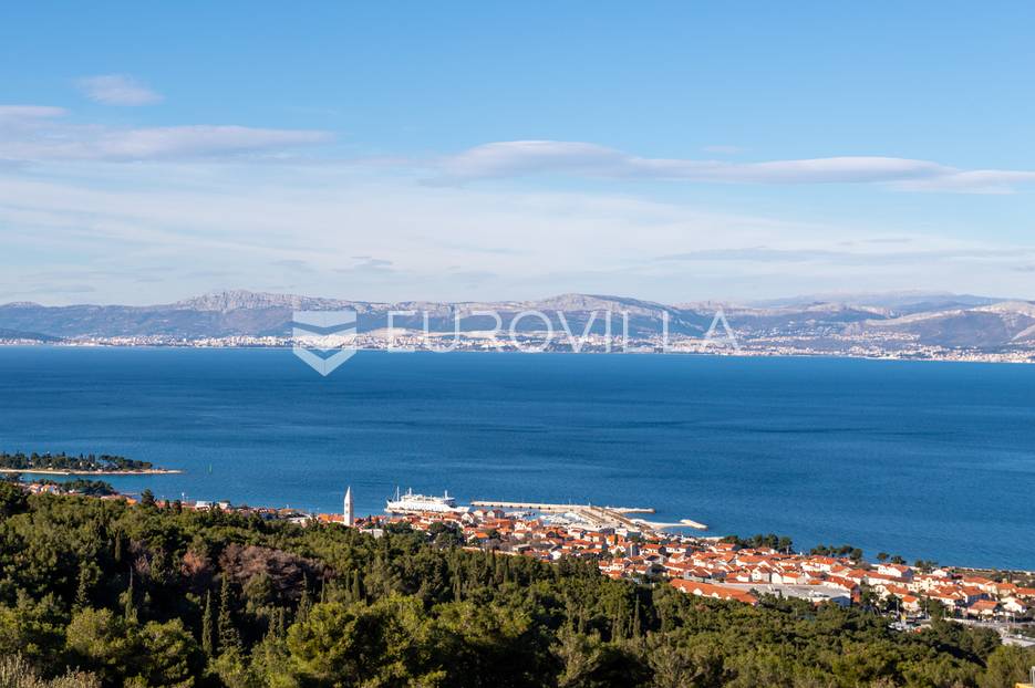 Brač, Supetar - zemljište s projektom 3000 m2 - cover