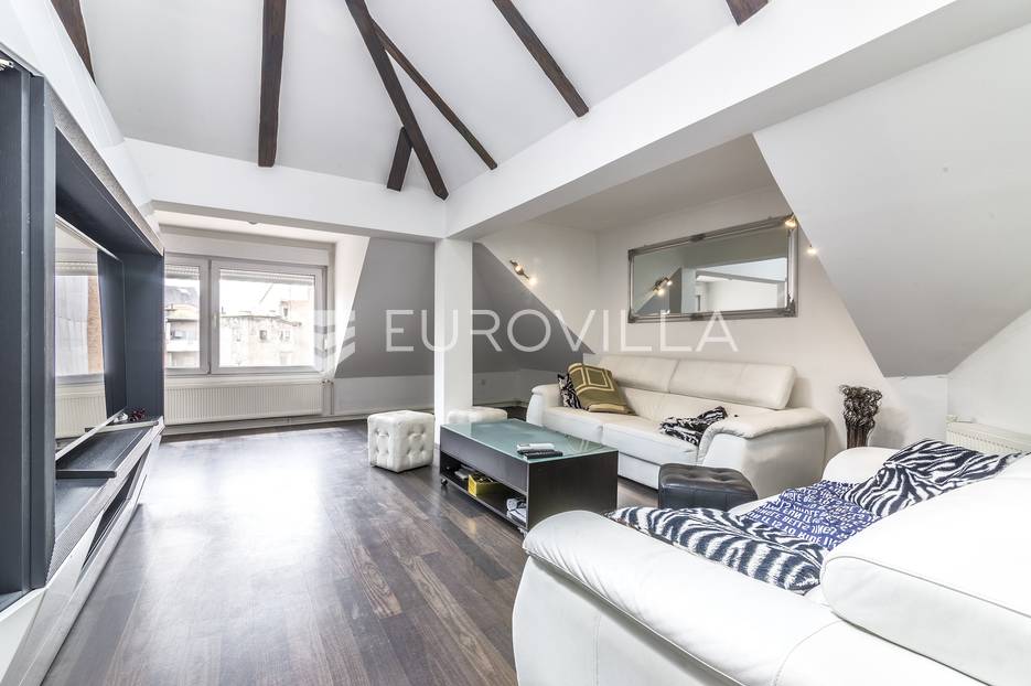 Cvjetni trg, četverosoban dvoetažan stan - cover