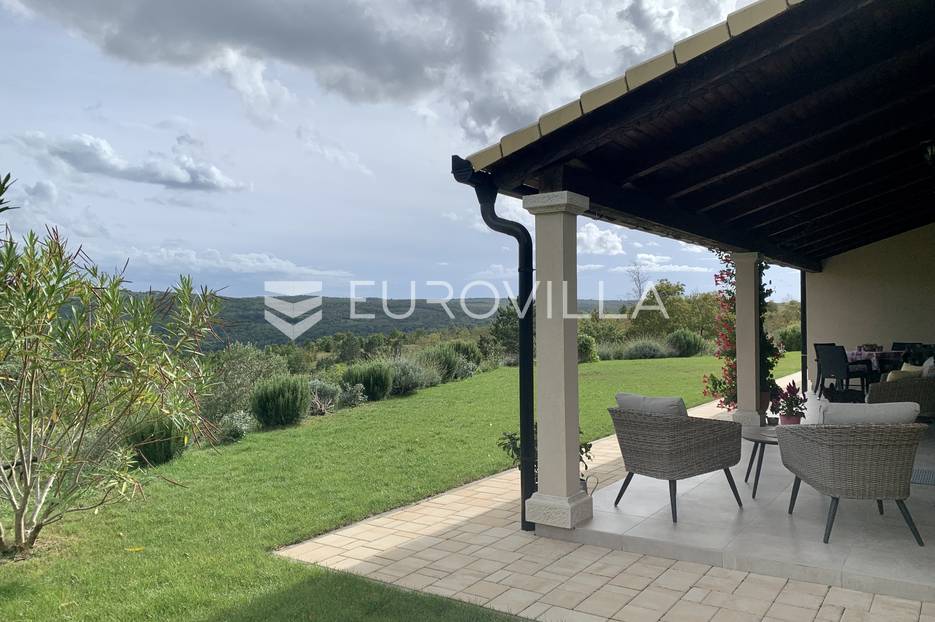 Grožnjan, luksuzna vila s prekrasnim pogledom - cover