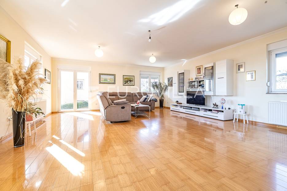 Zagreb, Gorice, prekrasna kuća novije gradnje NKP 370 m2 na zemljištu 536 m2 - cover