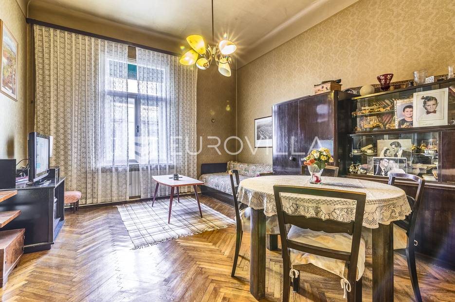 Centar Šenoina trosoban stan 102 m2, prvi kat - cover