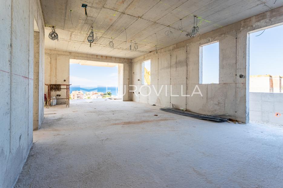 Podstrana, trosoban stan s vrtom i bazenom, pogled na more - cover