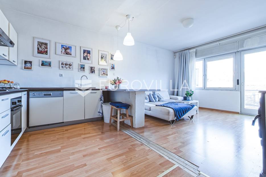 Zagreb, Mikulići, odličan trosoban stan NKP 60,40 m2 - cover