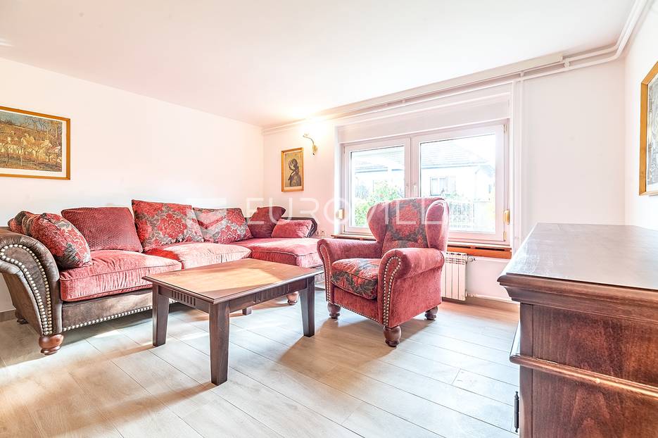 Velika Gorica, lijepa obiteljska kuća na prodaju - cover