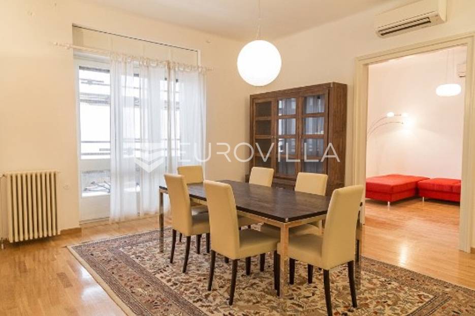 Britanski trg luksuzan četverosoban stan - cover