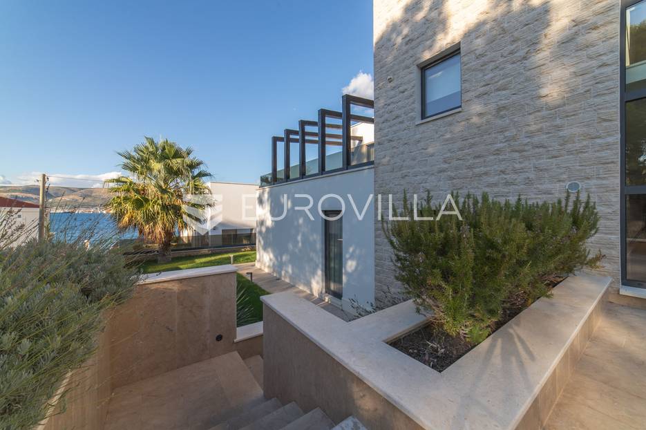 Trogir, prekrasna luksuzna vila nadomak mora - cover