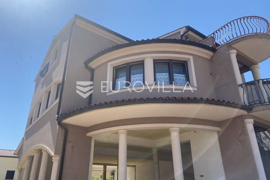 Istra, Rovinj, kuća poslovno - stambene namjene od 645m2 - cover