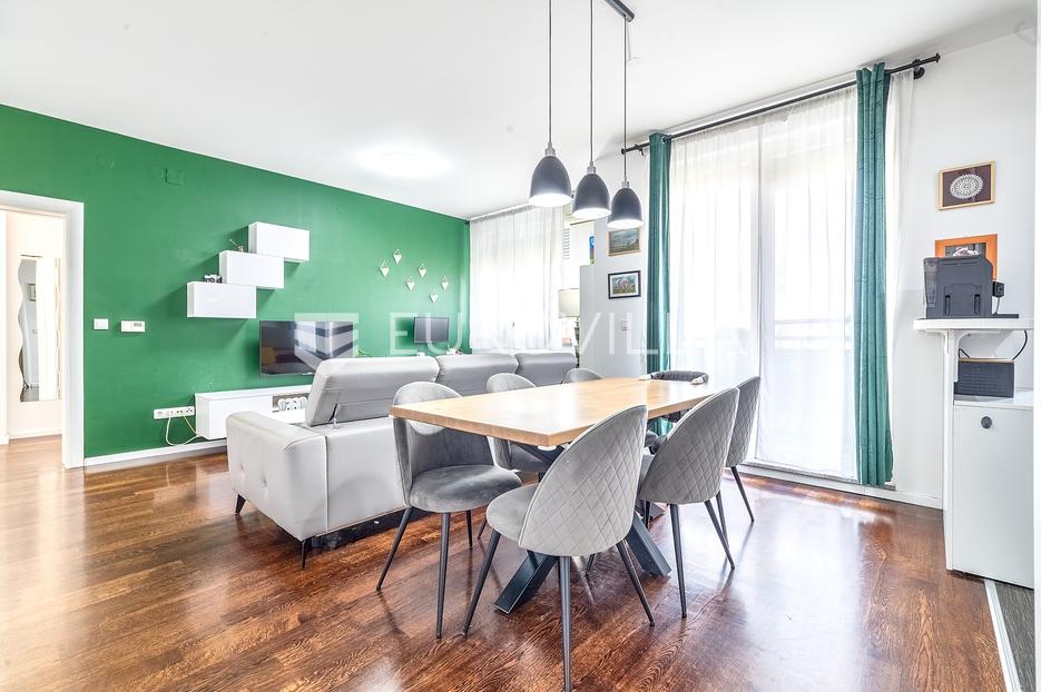 Zagreb, Samoborska cesta, adaptiran trosoban stan 66 m2 + VPM - cover